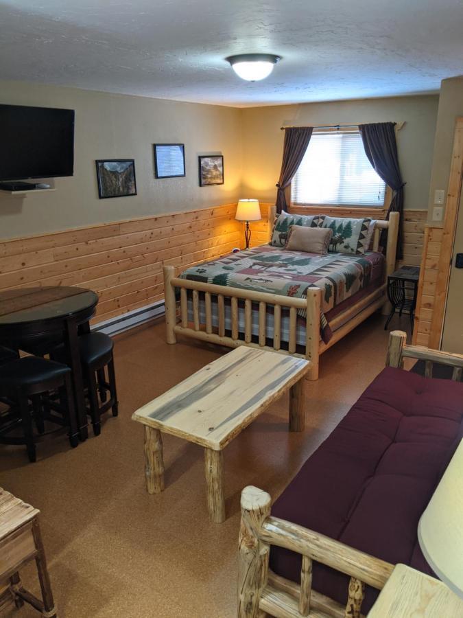 9 Bar W Cabins West Yellowstone Ngoại thất bức ảnh