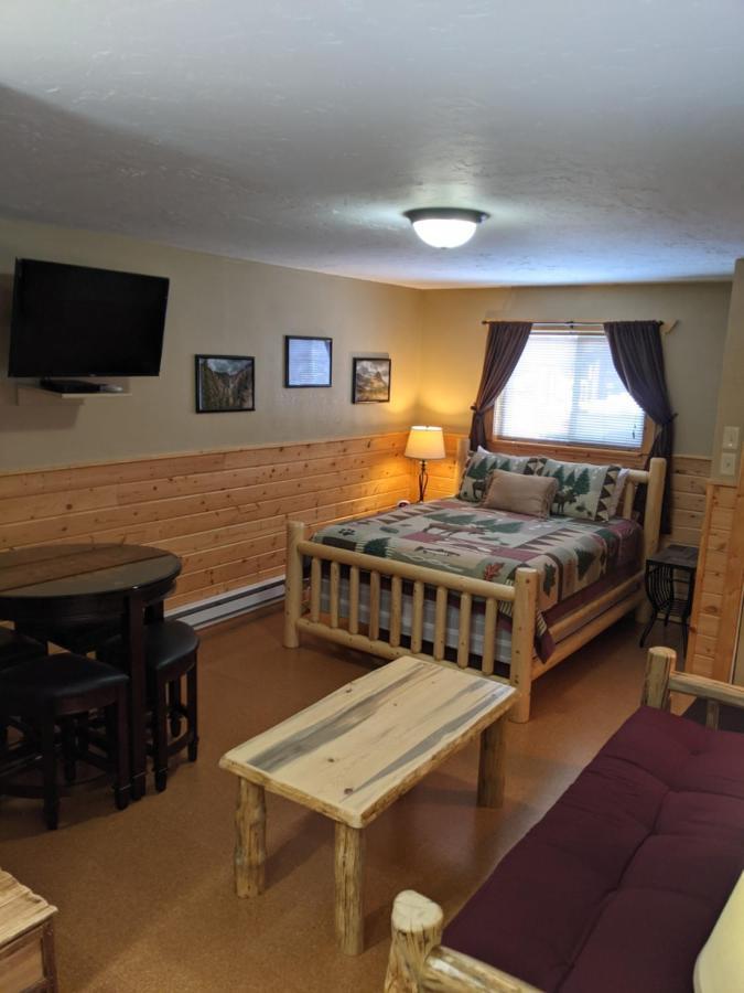 9 Bar W Cabins West Yellowstone Ngoại thất bức ảnh